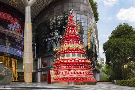 louis vuitton christmas tree 2023.